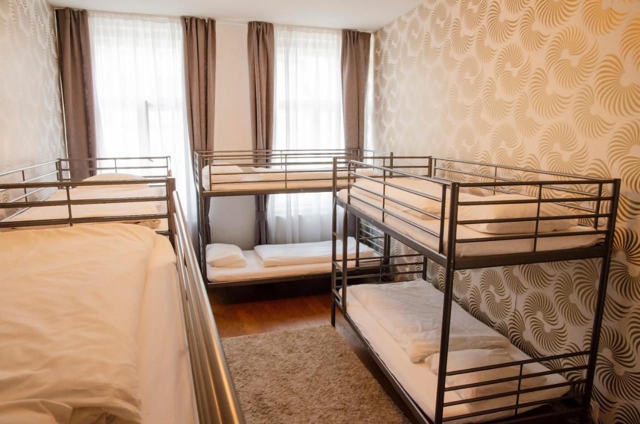 The Republic Garden Hostel Prague Exterior photo
